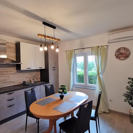 Apartments Jurandvor Baška Екстериор снимка
