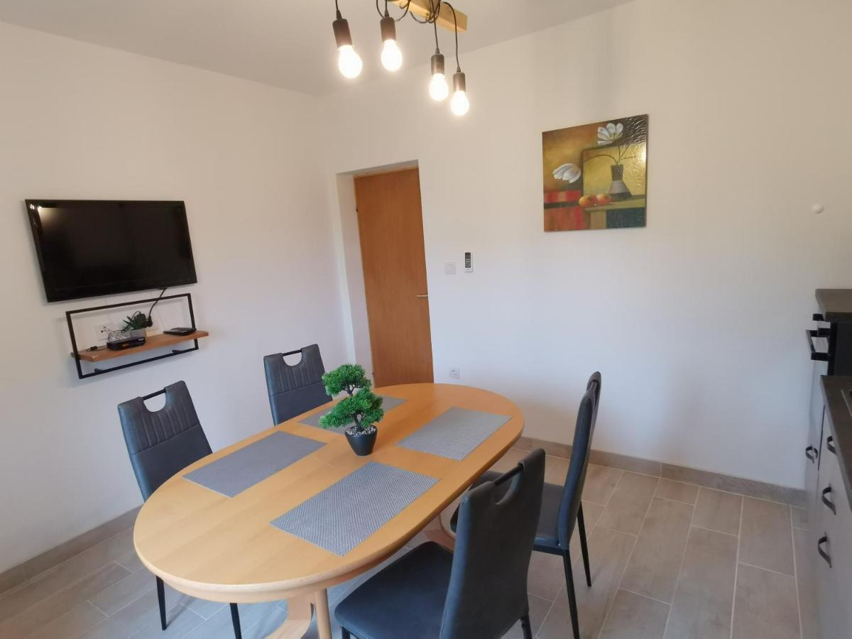Apartments Jurandvor Baška Екстериор снимка