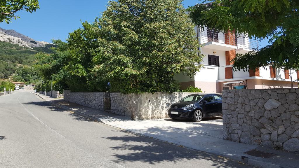 Apartments Jurandvor Baška Екстериор снимка