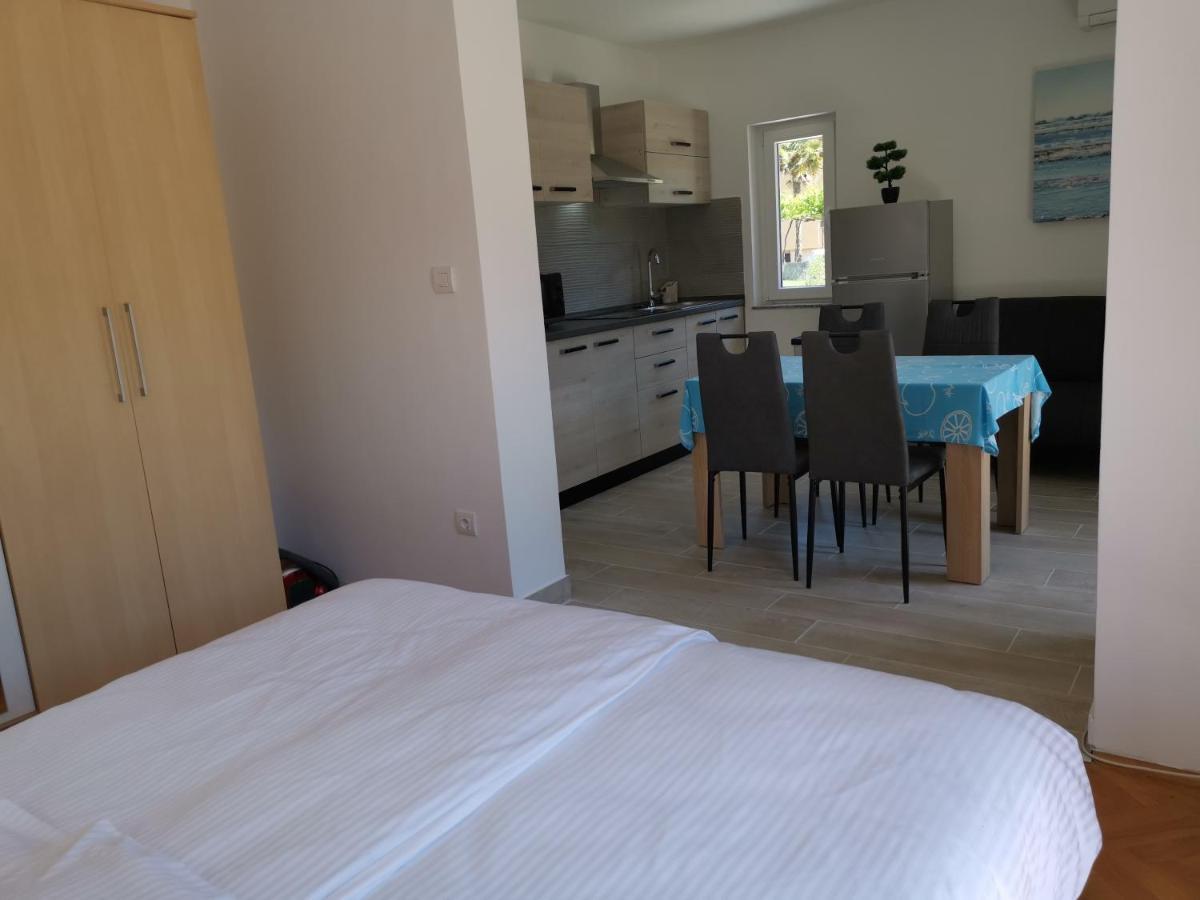 Apartments Jurandvor Baška Екстериор снимка